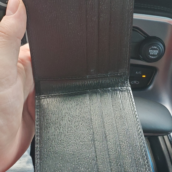 Gucci Wallet - Picture 2 of 6